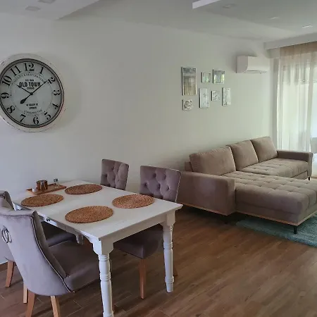 Apartment Sunshine Turquoise Apartman *
